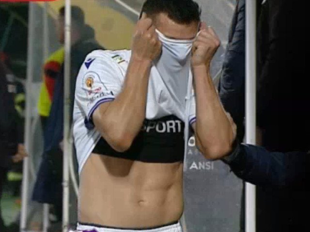 Cotidianul sportiv a fost zguduit joi seară de o scenă tensionată care a avut loc pe terenul echipei Argeș, într-un meci aparent relaxat împotriva formației Bistrița