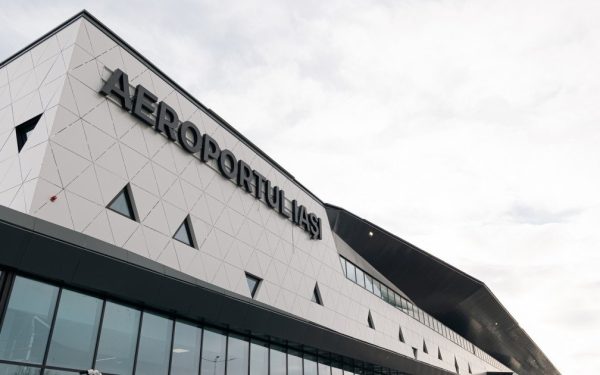 Aeroportul Internațional Iași continuă să funcționeze fără autorizație de securitate la incendiu pentru două dintre terminale, în ciuda avertismentelor și a riscurilor evidente