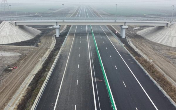 Șoferii vor putea circula pe 250 km de autostradă anul acesta; oficial: „Propuneți zone economice pentru legături noi”