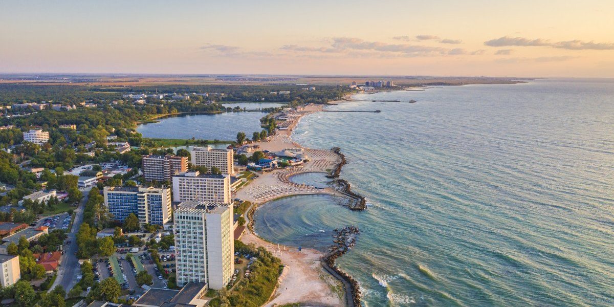 Camerele Deputaților au aprobat, miercuri, cu o majoritate covârșitoare, un proiect de lege care pentru prima dată în România introduce oficial o definire clară a conceptului de „resort turistic”