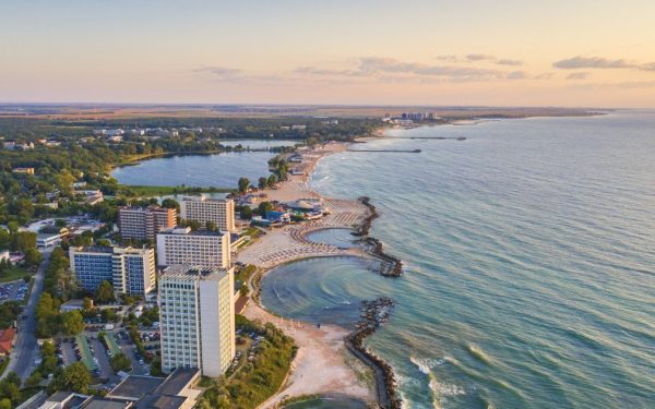 Camerele Deputaților au aprobat, miercuri, cu o majoritate covârșitoare, un proiect de lege care pentru prima dată în România introduce oficial o definire clară a conceptului de „resort turistic”