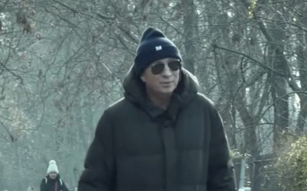 Dan Petrescu și CFR Cluj își iau rămas bun după una dintre cele mai dure dezamăgiri din istoria recentă a clubului Decizia controversată a antrenorului român de a renunța după o înfrângere umilitoare în preliminariile UEFA Conference League După o înfrângere extrem de dură, scor 2-7, pe terenul echipei suedeze Hacken, Dan Petrescu a făcut pasul decisiv și și-a anunțat plecarea de la CFR Cluj