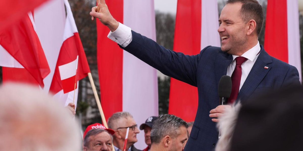 Polonia, fostul cel mai mare beneficiar al fondurilor de apărare ale Uniunii Europene, se află în pragul unei crize politice interne după ce președintele său, Karol Nawrocki, a blocat recent participarea țării sale în cadrul unui important program de finanțare europeană