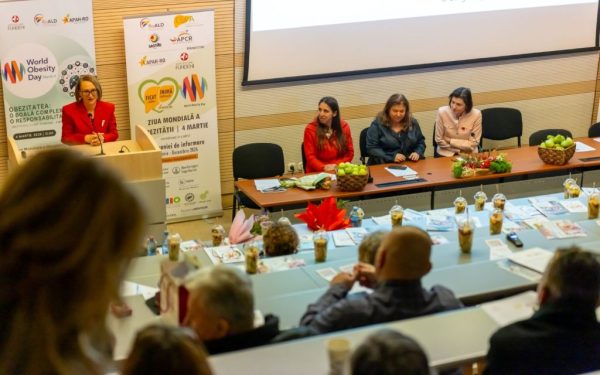 Campania „Ficat Sănătos pentru Inimă Sănătoasă” – un pas spre conștientizarea crizei obezității în România Ziua Mondială a Obezității, celebrată anual pe 4 martie, a fost marcată în acest an cu lansarea unei campanii menite să atragă atenția asupra unei probleme de sănătate ce a devenit epidemie în ultimii ani: obezitatea