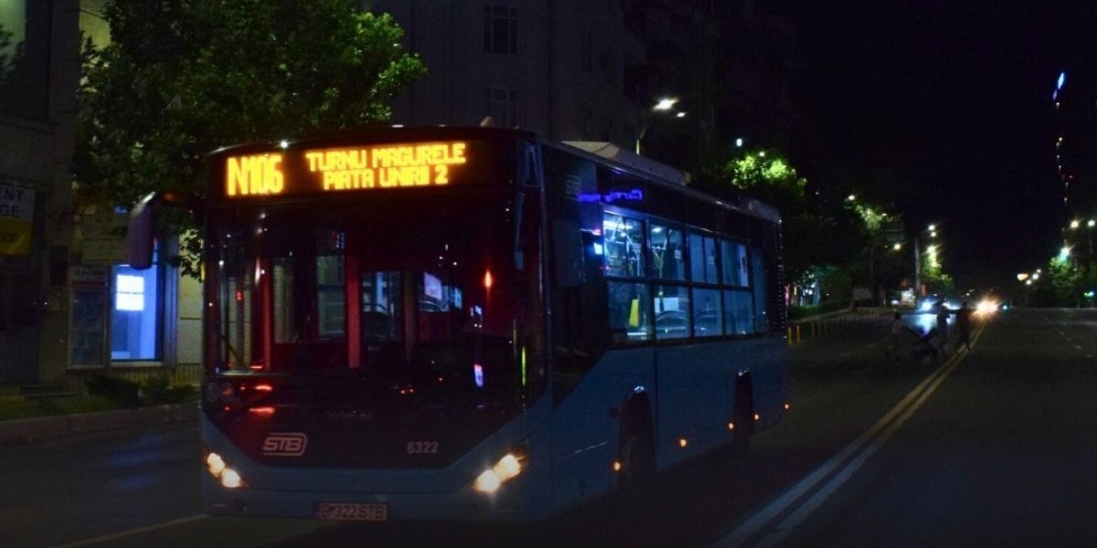 Trei trasee ale RATB-ului vor fi modificate în nopțile de 13/14 și 14/15 martie, din cauza unor lucrări de reparații și construcții în zona Piața Unirii, anunță conducerea Asociației de Dezvoltare Intercomunitară pentru Transport București-Ilfov (TPBI)