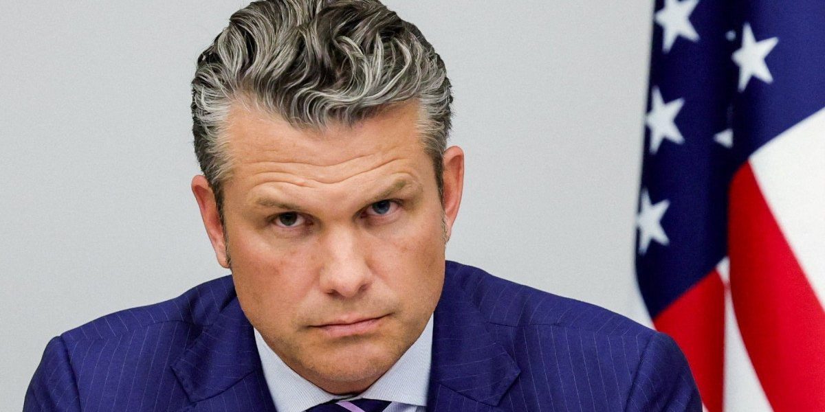 America își intensifică controlul asupra industriei AI: convocarea directă a CEO-ului Anthropic de către Pentagon Un nou capitol în dialogul tensionat dintre industria tehnologică și armata americană se scrie în aceste zile, odată cu convocarea pentru dialogul oficial dintre autoritățile de la Washington și unul dintre cei mai promițători producători de inteligență artificială