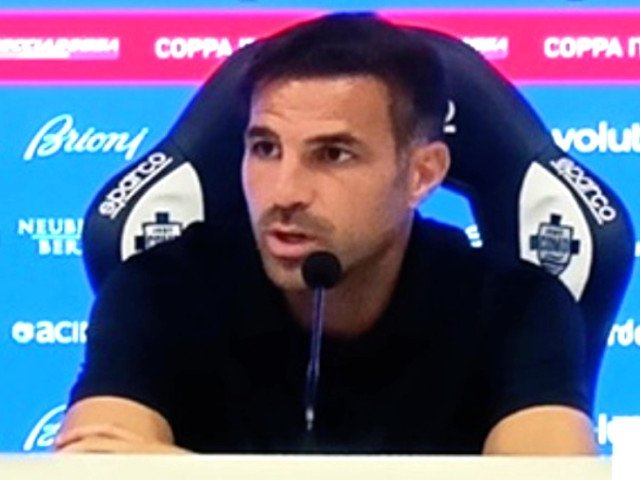 Dezastru pe teren: Fabregas și-a pierdut cumpătul și s-a napustit asupra lui Chivu după un meci de coșmar Ediția din această săptămână a Ligii Campionilor a fost marcată de un meci care va rămâne în amintirea fanilor fotbalului pentru toate motivele greșite