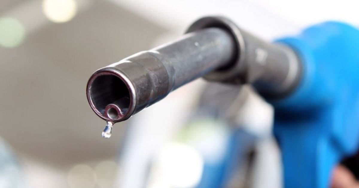 Ministrul Energiei avertizează: Scumpirea carburanților ar putea fi mult mai mare decât anticipam, dacă prețul petrolului urcă la 130 de dolari pe baril Într-un context marcat de tensiuni internaționale și creștere rapidă a prețurilor petrolului pe piața globală, ministrul Energiei, Bogdan Ivan, a adus o veste alarmantă pentru consumatorii români