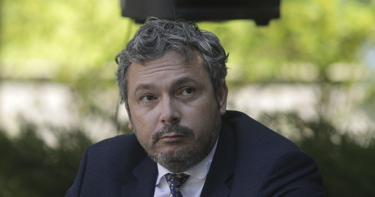 România asigurată în privința aprovizionării cu gaze naturale, dar vulnerabilă la fluctuațiile prețurilor la carburanți Tensiunile internaționale și criza energetică globală continuă să influențeze economia României, însă pentru moment, factorii de decizie și experții din domeniu sunt de părere că țara noastră nu se află în pericol de a rămâne fără gaze naturale