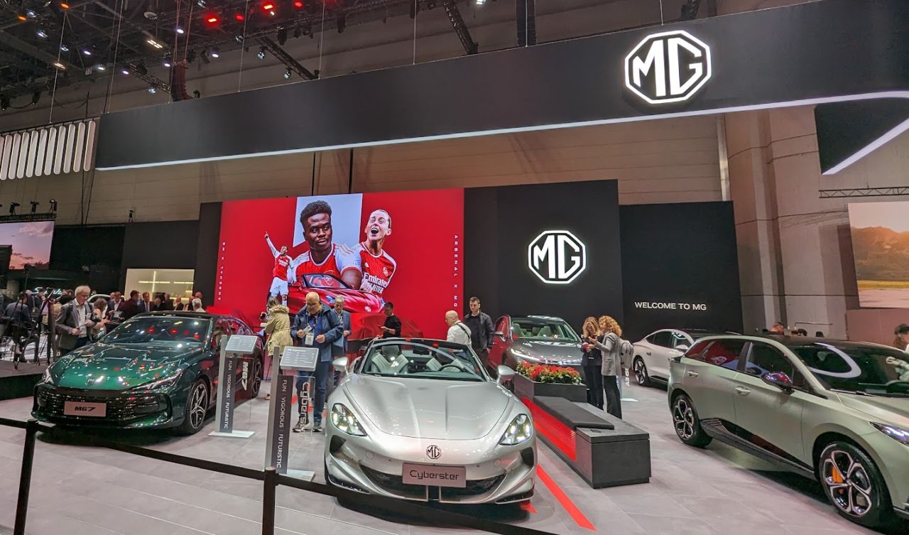 Europa resimte din plin influența ascensiunii producătorilor auto chinezi, care în prima lună a anului 2026 au înregistrat cifre record, marcând o schimbare semnificativă în peisajul industriei auto continentale