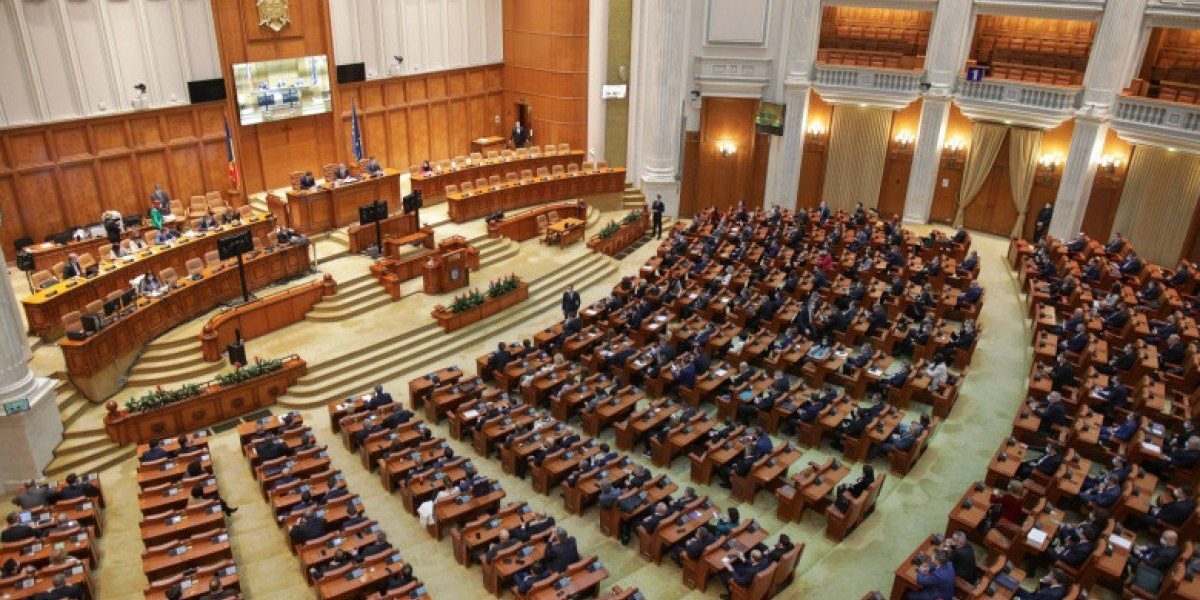 Deputații și senatorii din Parlamentul României au aprobat miercuri, în ședință reunită, solicitarea oficială a Statelor Unite privind dislocarea unor forțe și echipamente militare pe teritoriul României