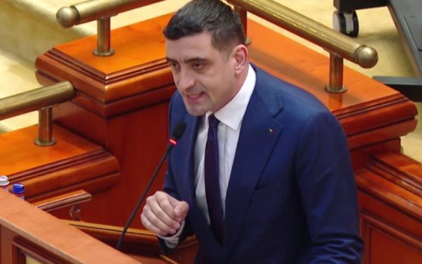 Președintele AUR, despre dislocarea capacităților militare americane în România: „Decizia a fost luată pe genunchi” Decizia recentă de a disloca temporar capabilități militare americane pe teritoriul României a stârnit controverse și dezbateri în rândul clasei politice și a opiniei publice