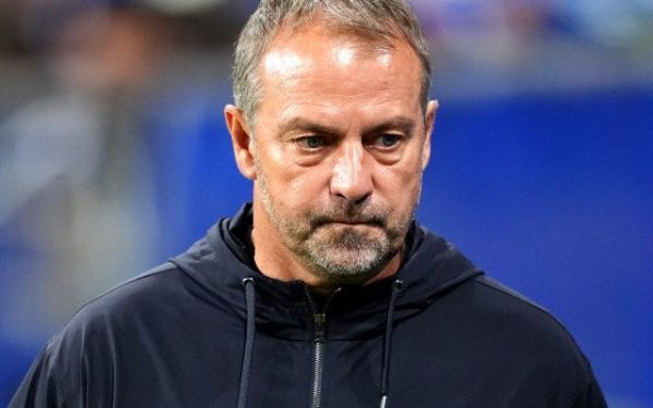 Hansi Flick, antrenorul Bayern München, a fost de-a dreptul nemulțumit după meciul dramatic cu Barcelona, încheiat cu un rezultat de egalitate, după o evoluție extrem de tensionată