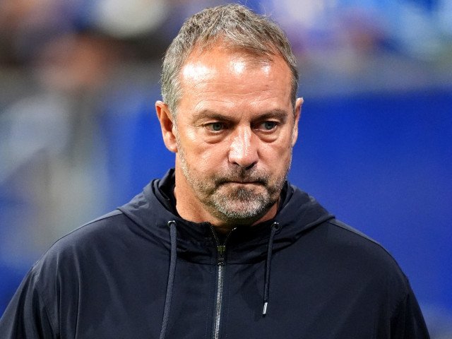 Hansi Flick, antrenorul Bayern München, a fost de-a dreptul nemulțumit după meciul dramatic cu Barcelona, încheiat cu un rezultat de egalitate, după o evoluție extrem de tensionată
