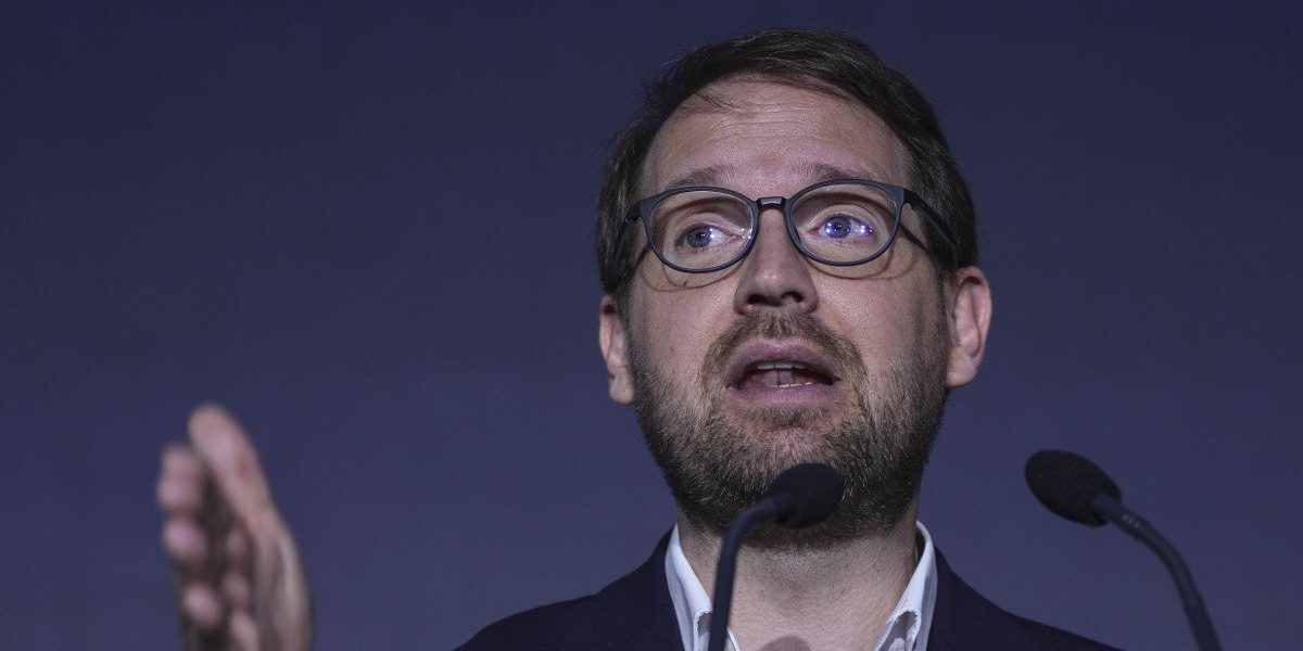 Dominic Fritz critică implicarea PSD în scandalul Ponta-Țoiu: „Să încheiem cu privilegii”