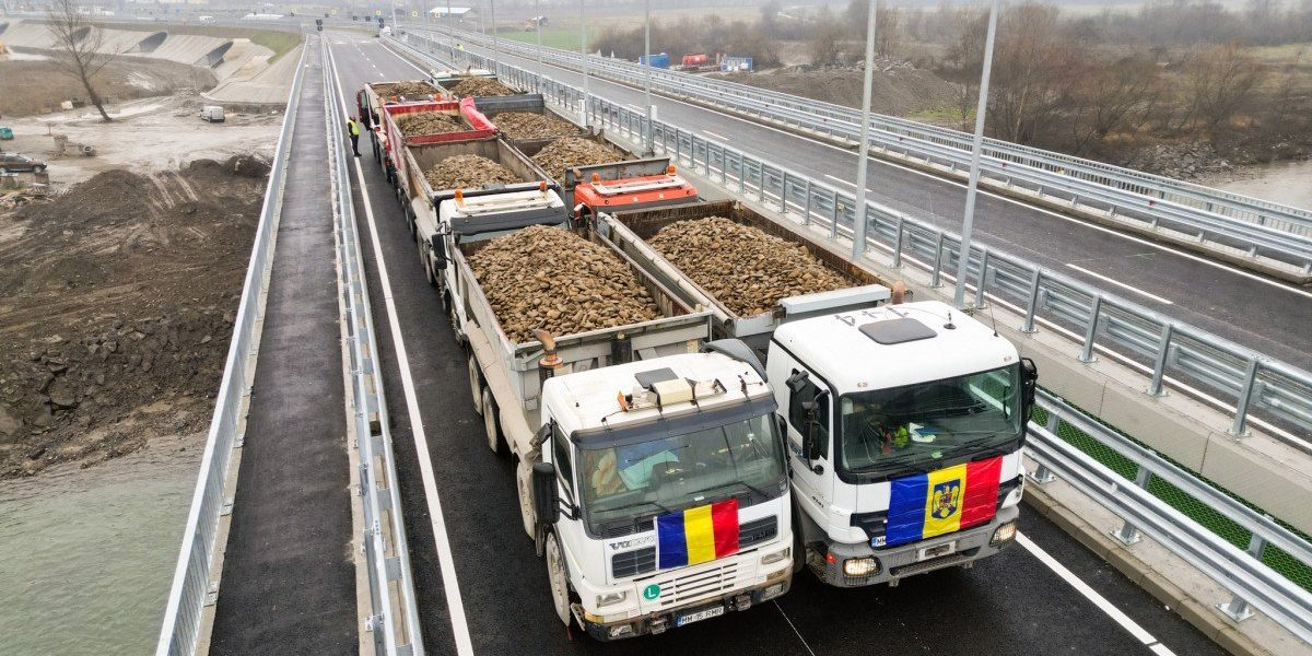 Noul pod peste Tisa, un pas important pentru relațiile transfrontaliere dintre România și Ucraina Un nou pod rutier peste râul Tisa, care va lega direct România de Ucraina, urmează să fie deschis traficului pe 15 iunie, anunță senatorul liberal Cristian Niculescu Ţâgârlaş