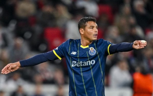 Thiago Silva, stâlpul defensiv al nationalei Braziliei și al celor de la Chelsea, a demonstrat joi seară că pasiunea pentru fotbal și determinarea nu au vârsta