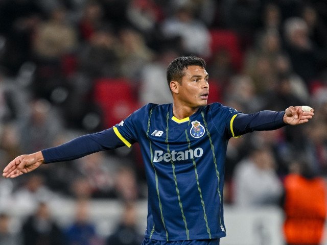 Thiago Silva, stâlpul defensiv al nationalei Braziliei și al celor de la Chelsea, a demonstrat joi seară că pasiunea pentru fotbal și determinarea nu au vârsta