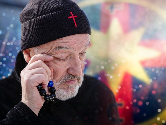 Golul lui David Miculescu aduce victoria pentru FCSB în meciul cu UTA Arad, gruparea roș-albastră urcând pe prima poziție în play-out-ul Ligii 1 Arena Națională a fost martorul unui duel tensionat între FCSB și UTA Arad, încheiat cu scorul de 1-0 pentru formația antrenată de Mirel Rădoi