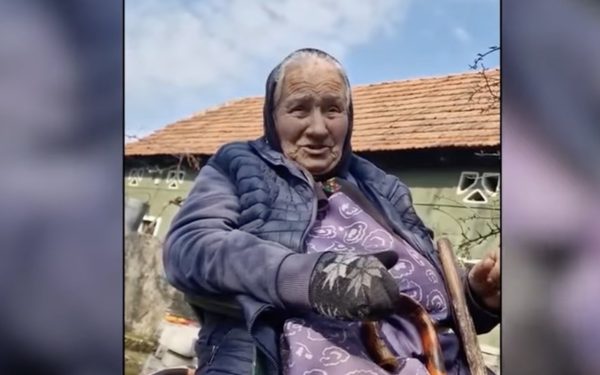 Mama lui Ilie Bolojan, un personaj cu și mai mult farmec decât politicianul în sine, a devenit obiectul unui atac virulent din partea adversarilor politici, în special a primarului din Craiova, Lia Olguța Vasilescu