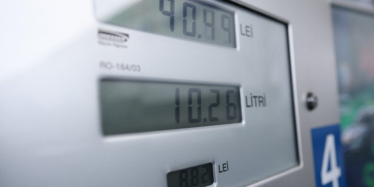 Guvernul adoptă o ordonanță de urgență pentru limitarea adaosului comercial, însă experții avertizează asupra peisajului incert și a efectelor imediate asupra pieței carburanților