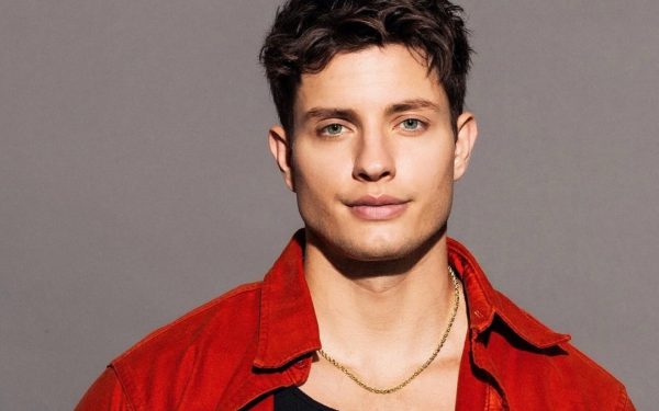 Matt Rife, cunoscut comedian american, a ales să pună capăt unui cerc de zvonuri vechi și tenace privind intervențiile chirurgicale estetice