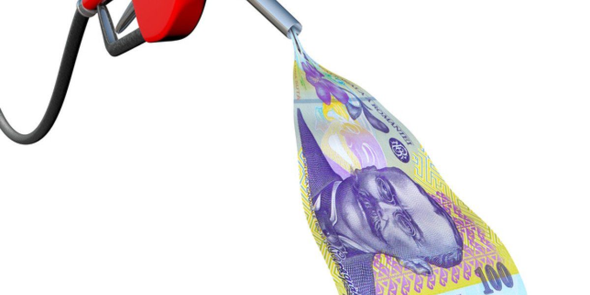 Prețurile carburanților rămân la niveluri ridicate la începutul acestei săptămâni, cu ușoare variații față de weekend