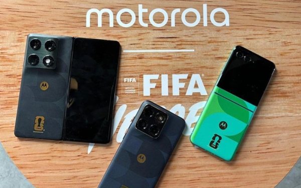 Motorola reușește să pună din nou pe masa jucătorilor din industria smartphone-urilor două modele inovatoare, ce diferențiază clar segmentele de piață vizate