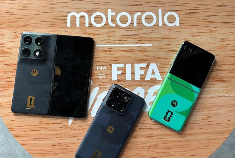 Motorola reușește să pună din nou pe masa jucătorilor din industria smartphone-urilor două modele inovatoare, ce diferențiază clar segmentele de piață vizate