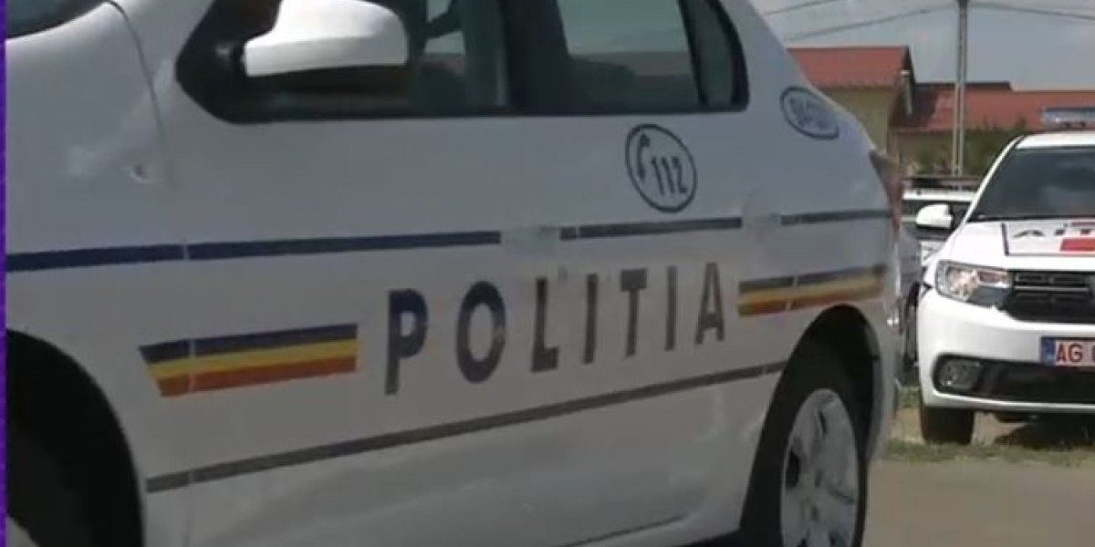 O femeie a fost grav rănită miercuri după-amiază în centrul Bucureștiului, după ce a fost prinsă într-un accident de circulație produs pe bulevardul Gheorghe Magheru, în apropierea Pieței Romană