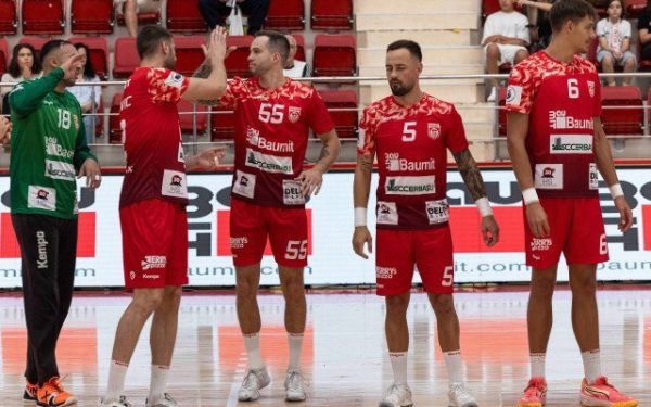 Eșec dramatic pentru Dinamo în ultimul act al campaniei din EHF Champions League, lotul bucureștean pierzând meciul de palpitație împotriva celor de la Sporting Lisabona cu scorul de 30-29