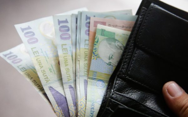 Dominic Fritz, președintele USR, evită să ofere un răspuns clar privind votarea bugetului în cursul lunii martie, lăsând spațiu pentru incertitudini și negocieri în ultimele zile ale mandatului actual Luni seară, în cadrul unei intervenții la Digi24, președintele USR, Dominic Fritz, a evitat să se pronunțe asupra unui aspect esențial pentru economia și administrația românească: dacă bugetul de stat pe anul în curs va fi aprobat până la termenul limită de sfârșitul lunii martie