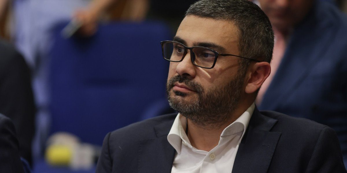 Ministrul Muncii anunță reduceri semnificative în bugetul pentru asistență socială în 2026, fapt care stârnește îngrijorări în rândul specialiștilor și reprezentanților societății civile
