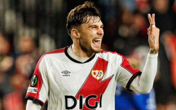 Andrei Rațiu face un pas important spre calificarea la turneul final, dupa o victorie clară în meciul disputat împotriva echipei lui Horațiu Moldovan, scor de neprezentare