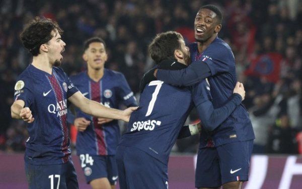 Lovitură pentru Paris Saint-Germain: Kylian Mbappe refuză prelungirea contractului și solicită transferul în vara viitoare Paris Saint-Germain primește un nou șoc pe piața transferurilor în plină campanie europeană