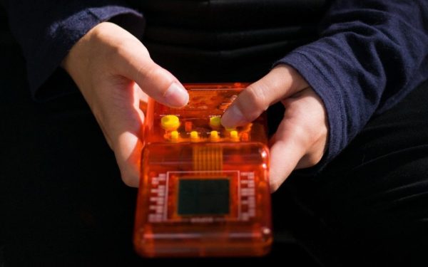 Jocul Tetris, o nouă speranță în terapia tulburării de stres post-traumatic Un studiu recent realizat de cercetători suedezi aduce lumină asupra unei abordări inedite în tratarea tulburării de stres post-traumatic (PTSD)