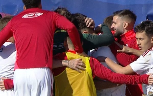 Sepsi OSK a ratat oportunitatea de a-și consolida poziția în partea superioară a clasamentului Ligii 1, după remiza spectaculoasă 2-2 pe terenul FC Bihor, într-un meci care i-a avut pe amândoi în situație de superioritate numerică, dar și pe marginea prăpastiei din cauza unui incident de joc grav
