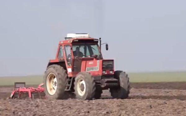 Fermierii români sunt în alertă din cauza escaladării prețurilor la carburanți, o problemă ce pare să se amplifice pe fondul tensiunilor în zona Orientului Mijlociu