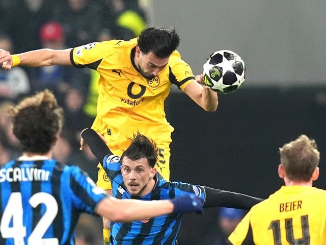 FC Köln și Borussia Dortmund s-au întâlnit duminică într-un meci extrem de tensionat, dar disputat cu intensitate în Bundesliga, rezultat care în cele din urmă a favorizat „galben-negrii” din Dortmund, cu scorul de 1-0