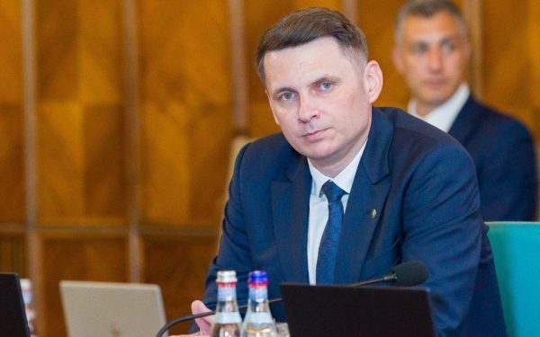 Tensiuni interne în Coaliția de guvernare: Mircea Abrudean minimizează conflictele și acuză manipulările polițice Într-un context marcat de conflicte publice și acuzații reciproce, coaliția de guvernare din România pășește pe un termen dificil, însă oficialii încearcă să reducă impactul negativ al acestor dispute