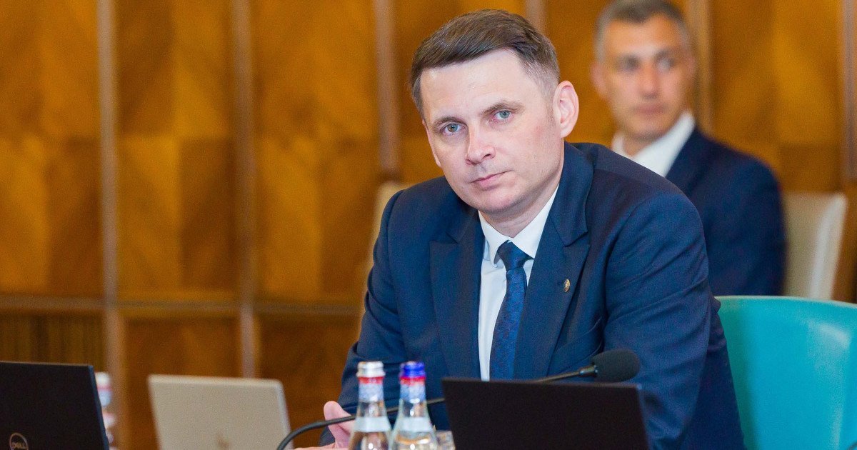 Tensiuni interne în Coaliția de guvernare: Mircea Abrudean minimizează conflictele și acuză manipulările polițice Într-un context marcat de conflicte publice și acuzații reciproce, coaliția de guvernare din România pășește pe un termen dificil, însă oficialii încearcă să reducă impactul negativ al acestor dispute