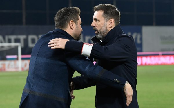 Zeljko Kopic rămâne pe banca Dinamo, în timp ce Adrian Mutu își face planuri de a prelua clubul Deși Zeljko Kopic a stabilit deja o prezență de peste doi ani și trei luni pe banca tehnică a echipei Dinamo, speculațiile privind un eventual înlocuitor sunt din ce în ce mai dese