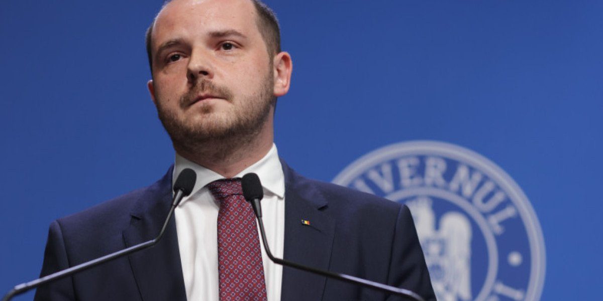 Scandalul medicului de la Spitalul Elias scoate la iveală practici îngrijorătoare în sistemul de sănătate românesc Situația unui medic de la Spitalul Elias, care s-a lăudat în public că operează în clinici private, în timp ce ar fi trebuit să fie prezent în unitatea publică finanțată de stat, zguduie din temelii sistemul sanitar românesc