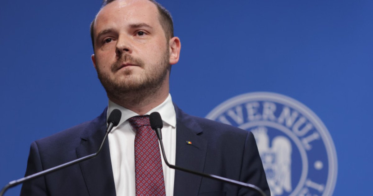 Scandalul medicului de la Spitalul Elias scoate la iveală practici îngrijorătoare în sistemul de sănătate românesc Situația unui medic de la Spitalul Elias, care s-a lăudat în public că operează în clinici private, în timp ce ar fi trebuit să fie prezent în unitatea publică finanțată de stat, zguduie din temelii sistemul sanitar românesc