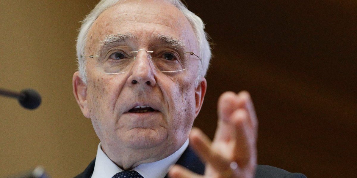 Guvernatorul Băncii Naționale a României, Mugur Isărescu, a avertizat luni asupra presiunilor tot mai puternice cu care se confruntă finanțele publice ale țării, subliniind necesitatea continuării ajustărilor fiscale