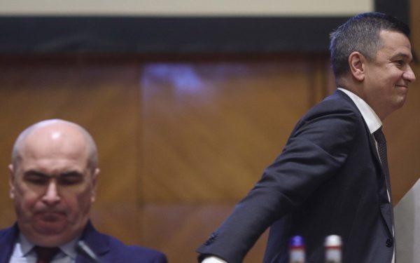 Grindeanu cere măsuri pentru prețurile la carburanți prin clipuri pe Facebook