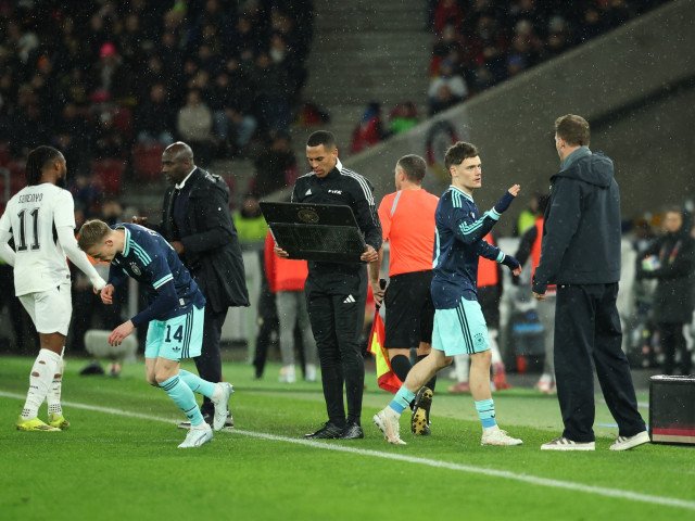 Selecționerul României a fost demis după meciul cu Germania