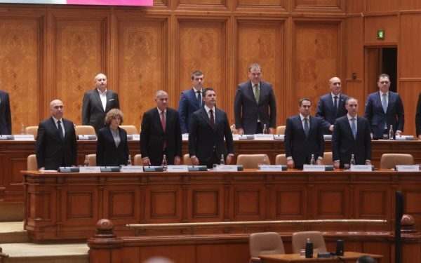 Parlamentarii USR anunță boicotul amendamentelor la bugetul pentru 2026, o mișcare care atrage atenția asupra tensiunilor din scena politică românească, pe măsură ce dezbaterea bugetară se apropie cu pași repezi
