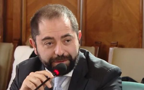 Radu Burnete: Trebuie să renunțăm la ideea că nu ne vindem țara; capitalul privat și investițiile străine, soluția creșterii economice