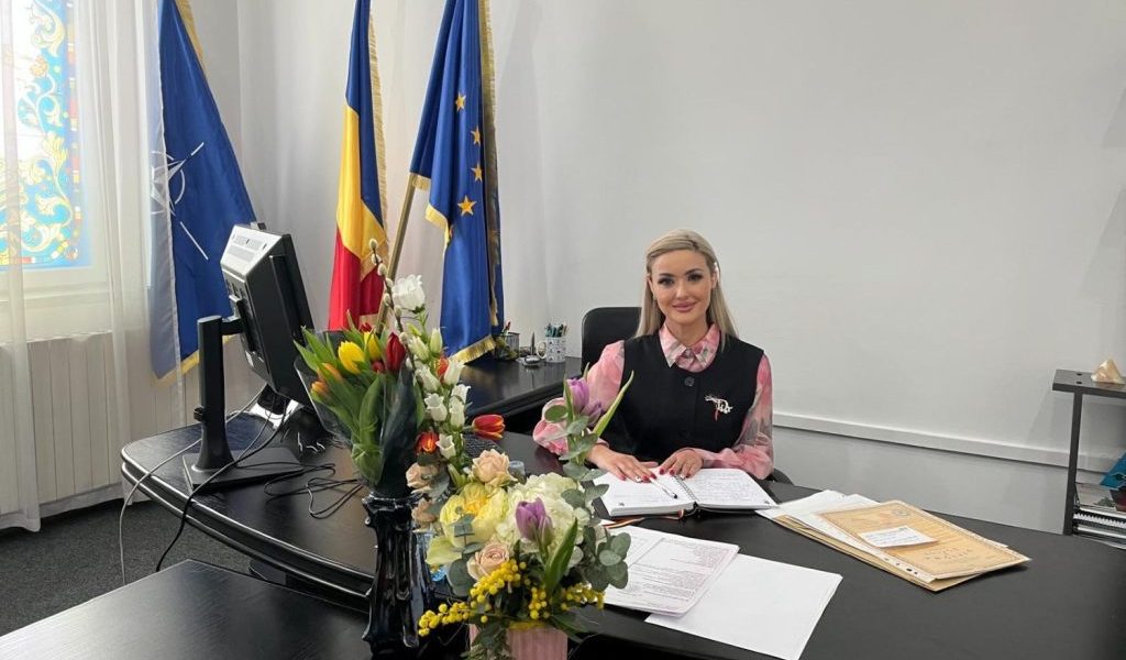 Oana Gheorghiu, prima femeie în funcția de viceprimar în Buzău, și-a preluat oficial atribuțiile la conducerea administrației locale, marcând un moment de referință nu doar pentru oraș, ci și pentru domeniul politicii și administrării publice din regiune